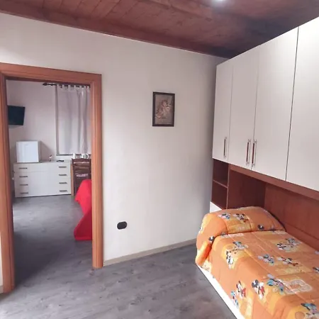 Casa Mango Rum i privatbostad Stresa