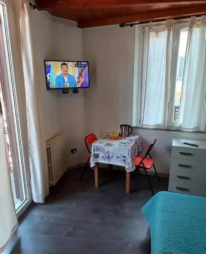 ホームステイ Casa Mango ストレーザ