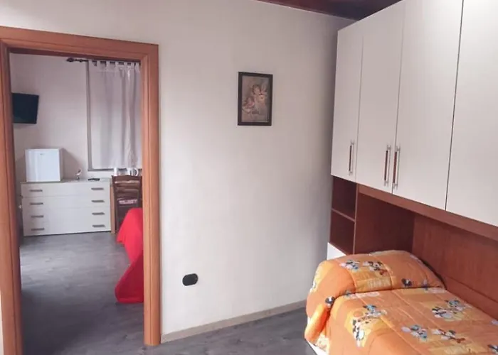 Casa Mango ホームステイ ストレーザ